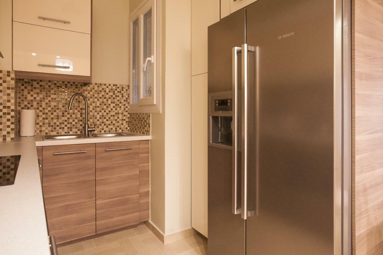 Pretty Rooms In Gold And Blue Apartment In Safe Central Area Athens Ngoại thất bức ảnh